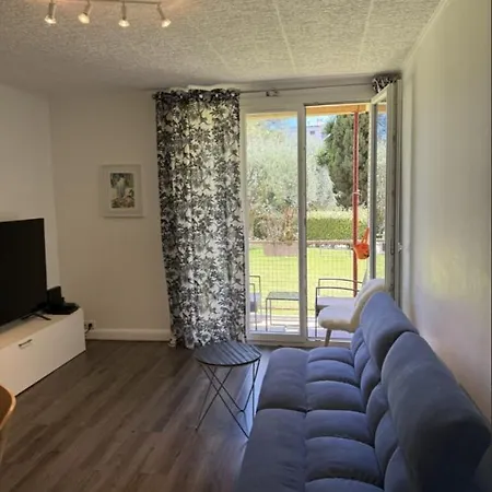 Peaceful Garden View, 20 Min From Apartment