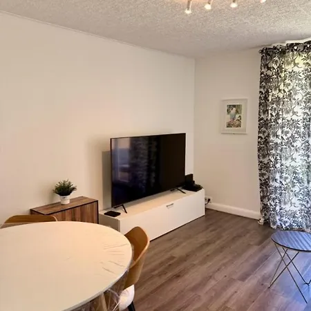 Apartment Peaceful Garden View, 20 Min From *