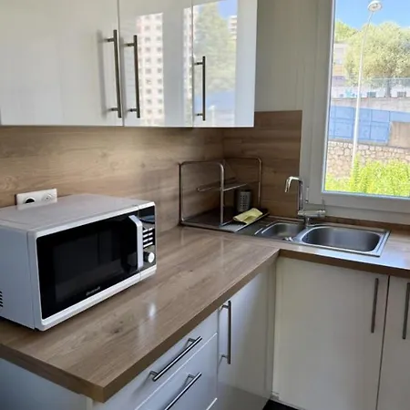 Peaceful Garden View, 20 Min From